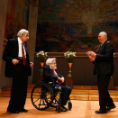 19. mai: Kong Harald overrekker Abelprisen 2015 til matematikerne John F. Nash jr. og Louis Nirenberg i Universitetets Aula. Foto: Håkon Mosvold Larsen / NTB scanpix